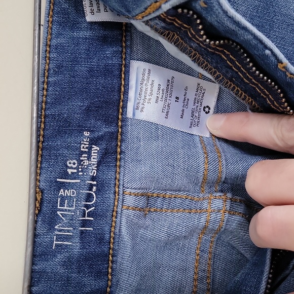 Time and Tru jeans - Picture 5 of 7